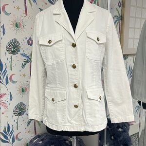 Ralph Lauren White Utility Jacket with Timeless Elegance